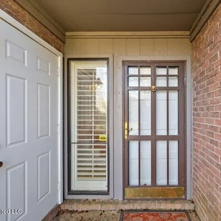 Image 3 - 5121 Old Canton Road, Jackson, MS 39211, USA - Condo for sale