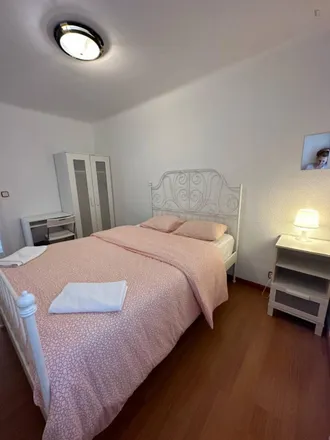 Image 4 - Carrer de Coll i Pujol, 215, 08917 Badalona, Spain - Room for rent