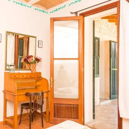 Rent this 5 bed townhouse on carrer de Moscari in 07008 Palma, Spain
