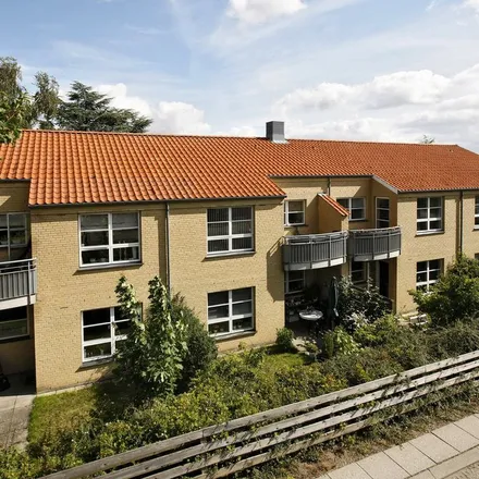 Rent this 2 bed apartment on Sjølundshøj 9 in 4700 Næstved, Denmark