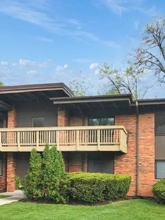 Buy this 2 bed condo on Illinois Prairie Path in Glen Ellyn, IL 60137