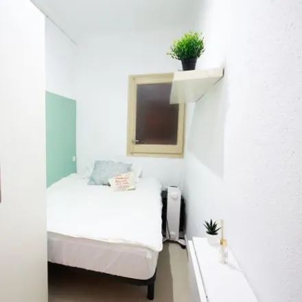 Rent this 1 bed room on Correos in Avinguda de Madrid, 106