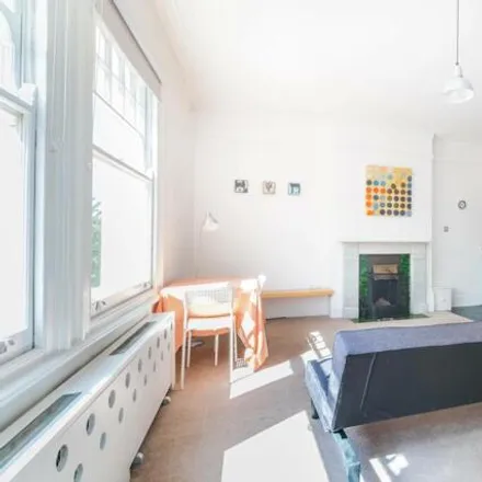 Rent this studio apartment on 20 Terrapin Road in London, SW12 9HL