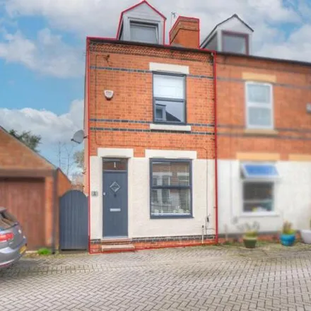 Buy this 3 bed duplex on Clifton Avenue in Ruddington, NG11 6DB