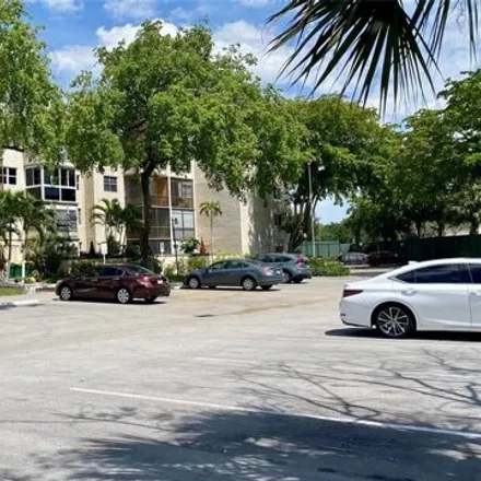 Buy this 1 bed condo on 1673 Northwest 70th Avenue in Sunrise Heights, Plantation