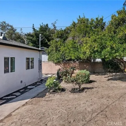 Image 2 - 6064 Colfax Avenue, Los Angeles, CA 91606, USA - House for rent