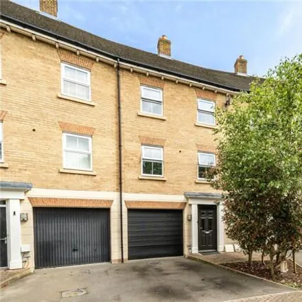 Buy this 3 bed townhouse on Culverhouse Road in Swindon, SN1 2QJ