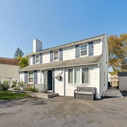 Image 2 - 423 North York Road, Hatboro, Montgomery County, PA 19040, USA - House for sale