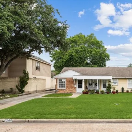 Buy this 3 bed house on 5062 Locust Street in Bellaire, TX 77401