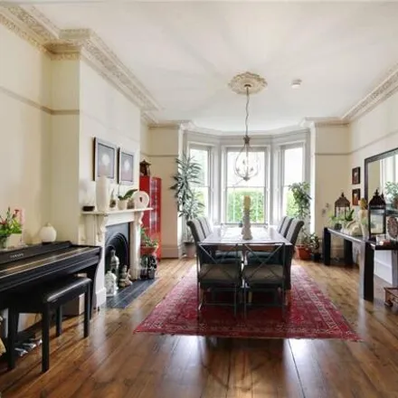 Image 5 - Queens Road, Royal Tunbridge Wells, TN4 9JU, United Kingdom - House for sale