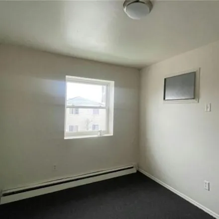 Image 6 - 3-34 Beach 87th Street, New York, NY 11693, USA - House for rent