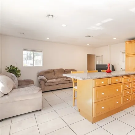 Image 5 - 18042 Erwin Street, Los Angeles, CA 91316, USA - House for sale