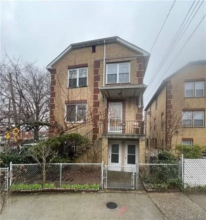 Rent this 1 bed house on 2105 Paulding Avenue in New York, NY 10462