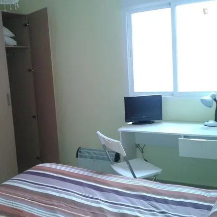 Rent this 3 bed room on Carrer de les Flors in 6D, 46011 Valencia