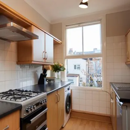 Image 2 - 282 Murchison Road, London, E10 6LY, United Kingdom - Apartment for rent