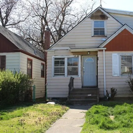 Buy this 3 bed house on May Street in Calumet Park, Calumet Township