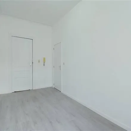 Rent this 2 bed apartment on Rue Wayenberg - Waaienbergstraat 60 in 1050 Ixelles - Elsene, Belgium