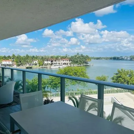 Image 9 - 6625 Indian Creek Drive, Atlantic Heights, Miami Beach, FL 33141, USA - Apartment for rent