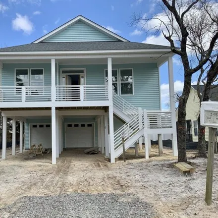 Image 1 - 164 Northwest 8th Street, Oak Island, Brunswick County, NC 28465, USA - House for sale