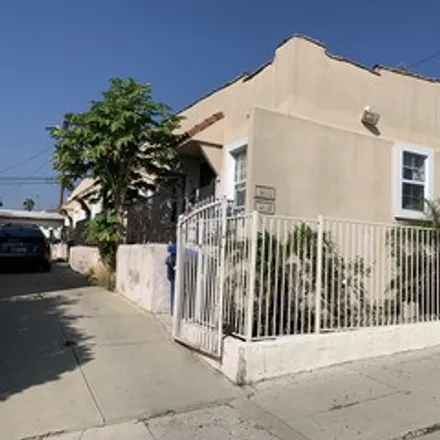 Buy this studio townhouse on 4501 Maplewood Avenue in Los Angeles, CA 90004