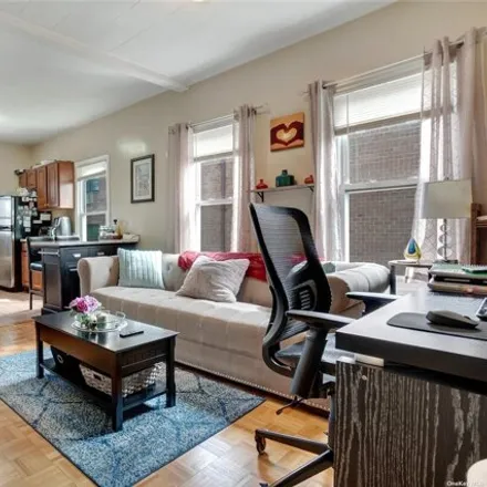 Image 3 - 963 East 87th Street, New York, NY 11236, USA - House for sale