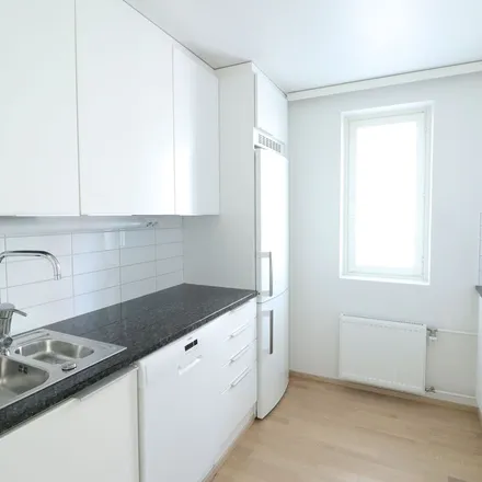 Rent this 3 bed apartment on Rautatienkatu 31 in 90100 Oulu, Finland
