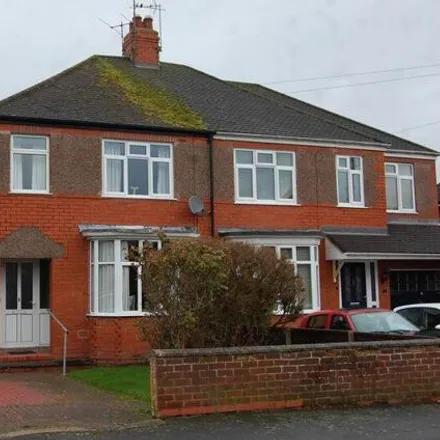 Buy this 3 bed duplex on Meadow Road in Albrighton, Shropshire