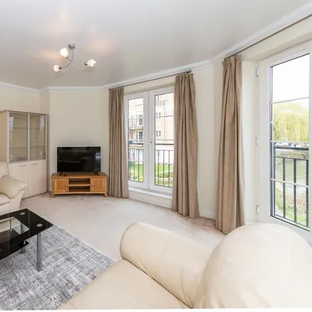Rent this 2 bed apartment on Regents Riverside in De Montfort Road, Reading