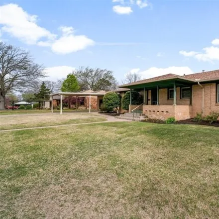 Image 2 - 342 East 10th Street, Claremore, OK 74017, USA - House for sale