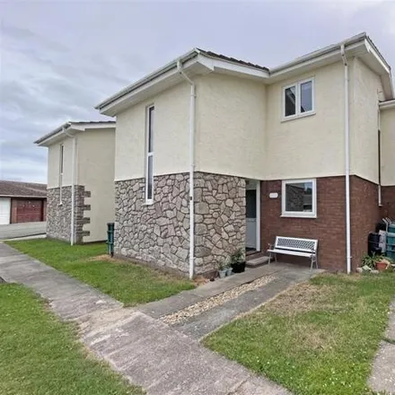 Buy this 2 bed apartment on Plastirion in Towyn, LL22 9YT