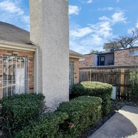 Image 2 - Shred Nations, 6214 Beverly Hill Street, Houston, TX 77057, USA - Townhouse for rent