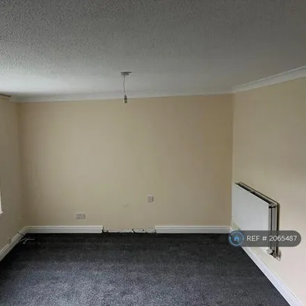 Image 1 - Sedgemoor Road, Redcar and Cleveland, TS6 0UA, United Kingdom - Townhouse for rent