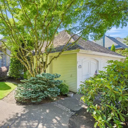 Buy this 3 bed house on 839 Southwest Regency Place in Portland, OR 97225