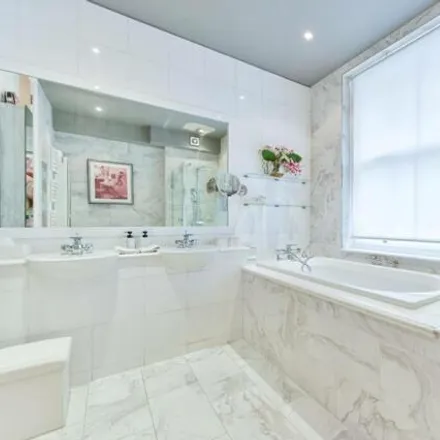 Image 5 - Old Brompton Road, Londres, London, Sw5 - Apartment for sale