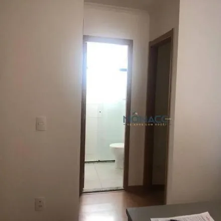 Rent this 2 bed apartment on Rua Olympio Theodoro in Universidade, Londrina - PR