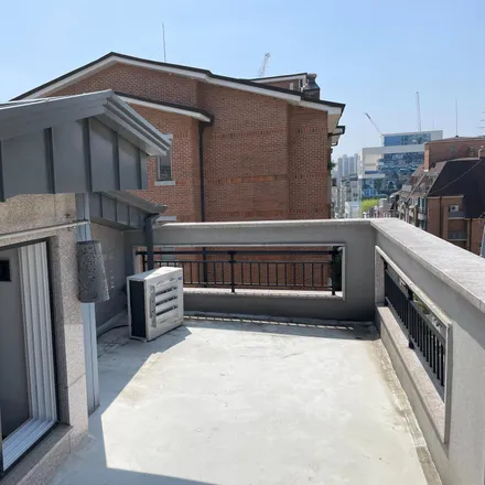 Rent this 4 bed duplex on 838-27 Bangbae-dong in Seocho-gu, Seoul