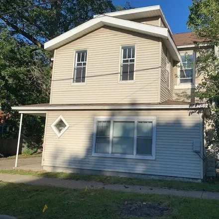Buy this 6 bed duplex on 1472 Palmer Avenue in Muskegon, MI 49441