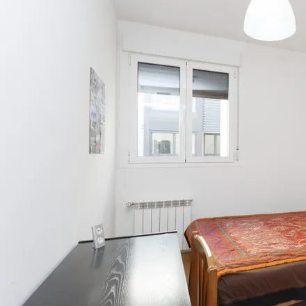 Rent this 2 bed room on Calle José Antonio Zapata in 28045 Madrid, Spain