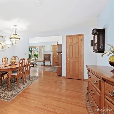 Image 7 - 1727 West Verde Drive, Mount Prospect, IL 60056, USA - House for sale