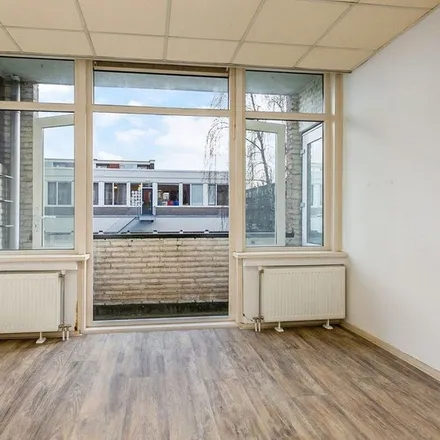 Rent this 3 bed apartment on Hogenbanweg 68A in 3028 GP Rotterdam, Netherlands