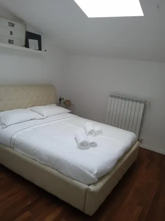 Rent this 2 bed apartment on Via Valsugana in 20139 Milan MI, Italy