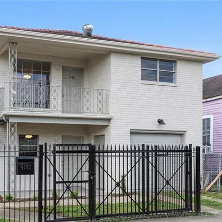 Rent this 3 bed condo on 4108 Magnolia St.