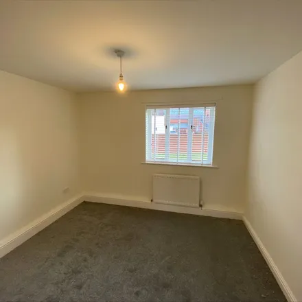 Image 2 - Queens Court, Prestatyn, LL19 7NE, United Kingdom - Apartment for rent