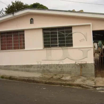 Buy this 3 bed house on Rua Newton Delgado in Aparecida, Poços de Caldas - MG