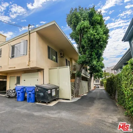 Image 6 - 11915 Goshen Avenue, Los Angeles, CA 90049, USA - Townhouse for sale