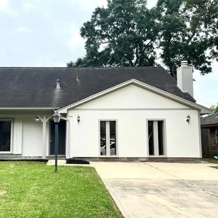 Buy this 4 bed house on 2031 Sunset Court South in League City, TX 77573