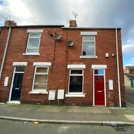 Rent this 3 bed townhouse on Hope & Beauty in Fifth Street, Blackhall Colliery