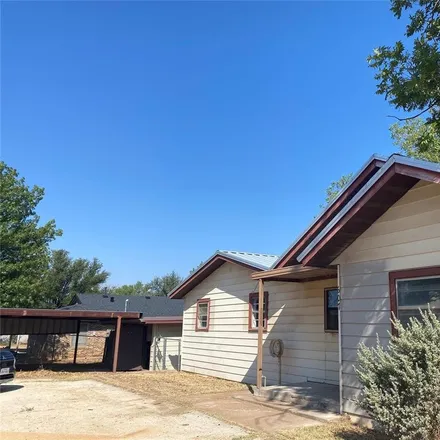 Buy this 4 bed house on 607 East Johnston Street in Rotan, Fisher County