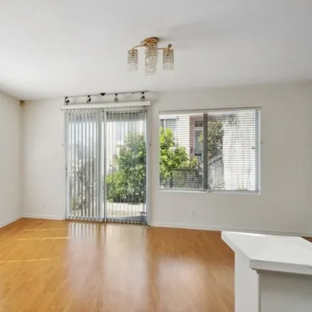 Image 2 - 265 Hester Avenue, San Francisco, CA 94134, USA - House for rent