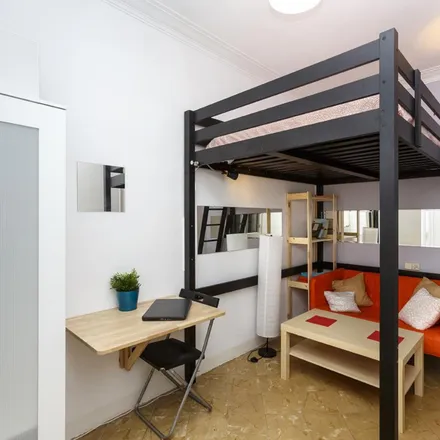 Rent this 5 bed room on Carrer de Lepant in 286, 08001 Barcelona